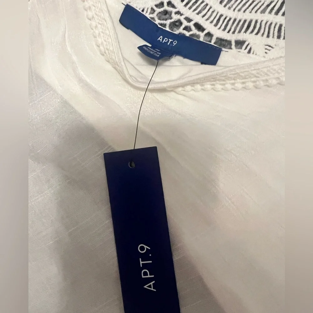 Women's Apt. 9® Gauzy-Texture Asymmetrical-Hem Top 💞 - Picture 3 of 6